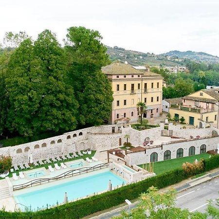 Hotel Corte Dei Tini Терамо Экстерьер фото