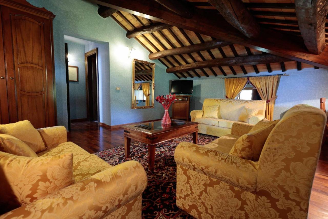 Hotel Corte Dei Tini Терамо Экстерьер фото