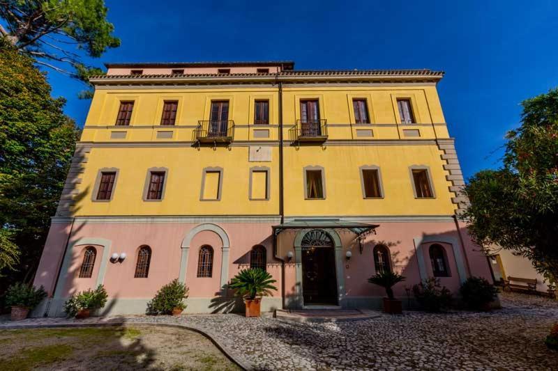 Hotel Corte Dei Tini Терамо Экстерьер фото