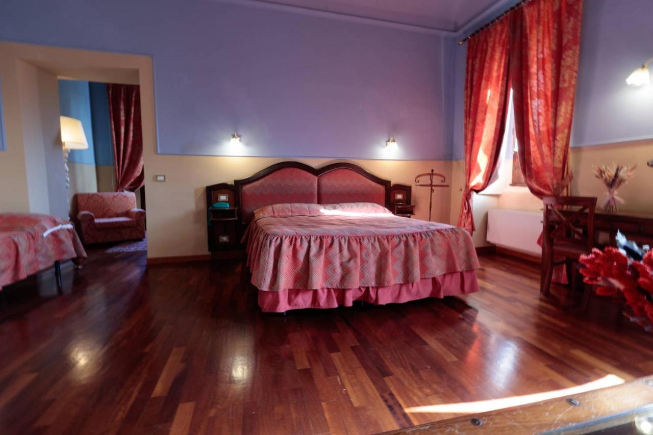 Hotel Corte Dei Tini Терамо Экстерьер фото