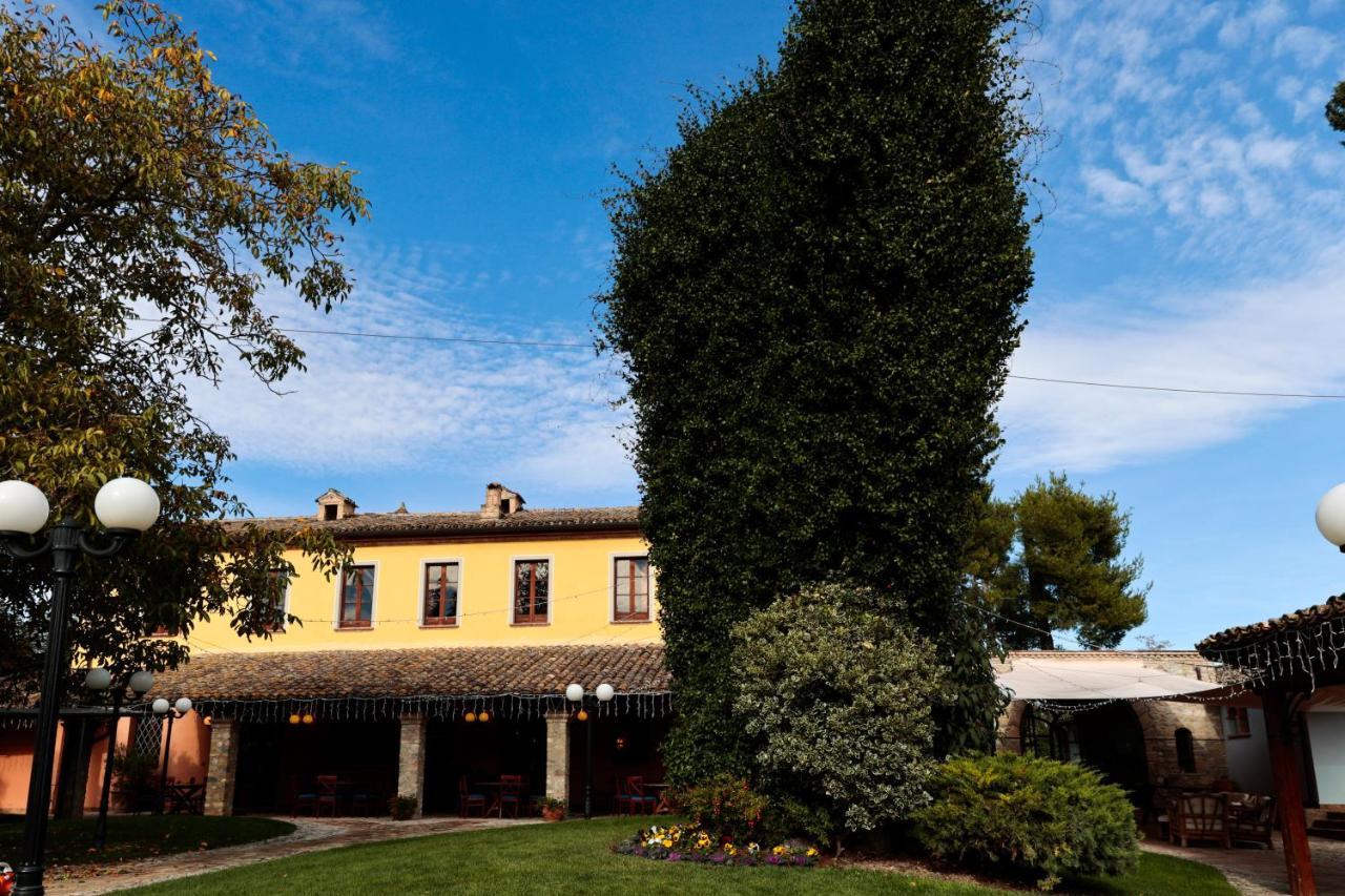 Hotel Corte Dei Tini Терамо Экстерьер фото