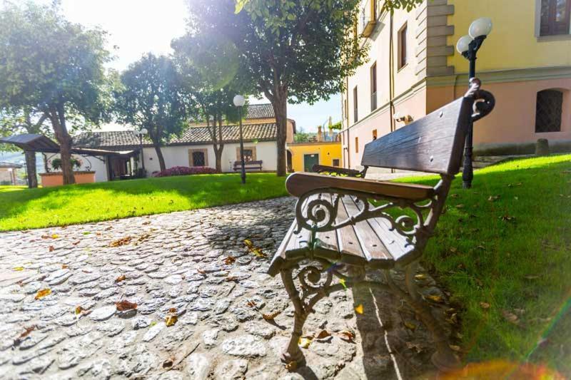 Hotel Corte Dei Tini Терамо Экстерьер фото
