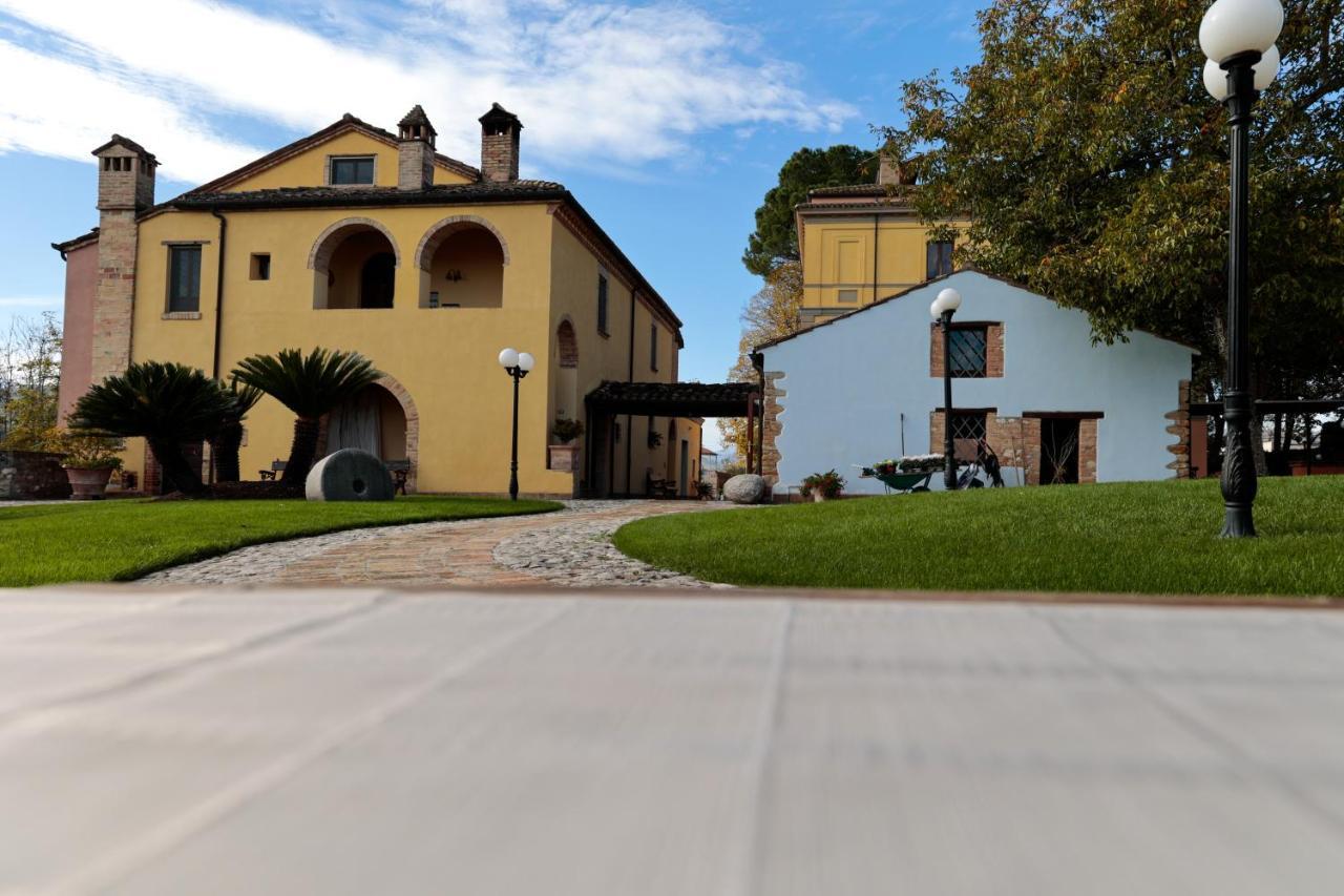 Hotel Corte Dei Tini Терамо Экстерьер фото