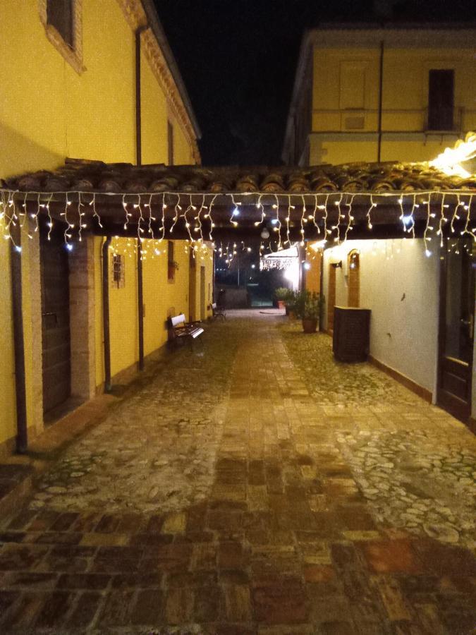 Hotel Corte Dei Tini Терамо Экстерьер фото